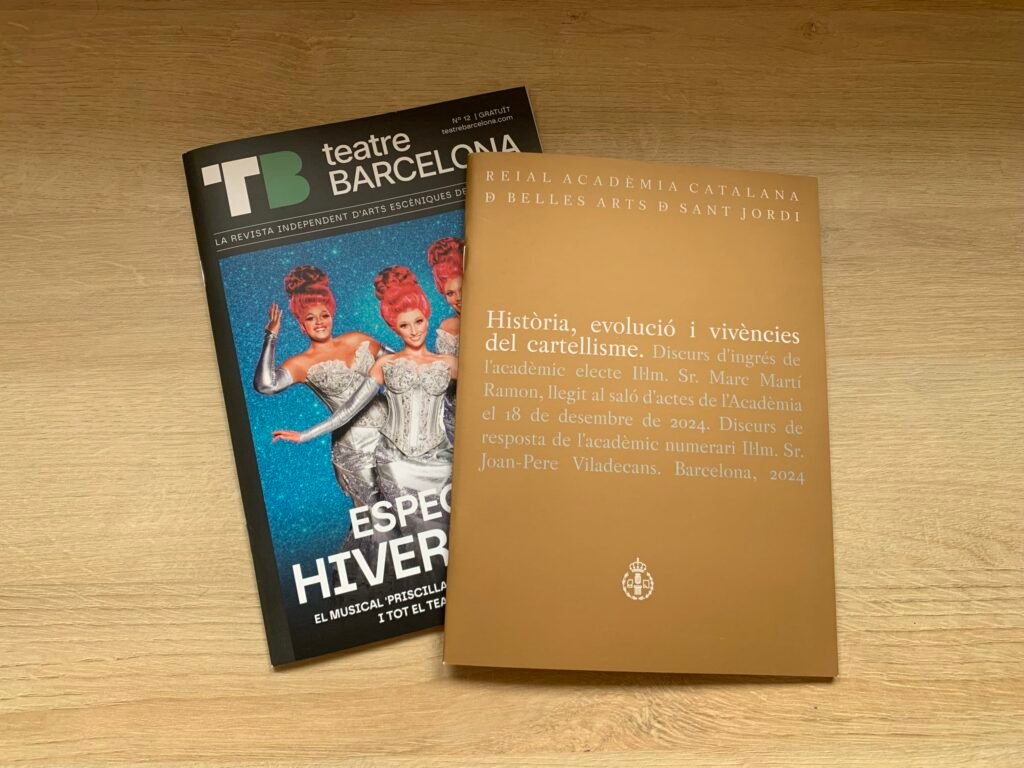 Revistas sobre una mesa